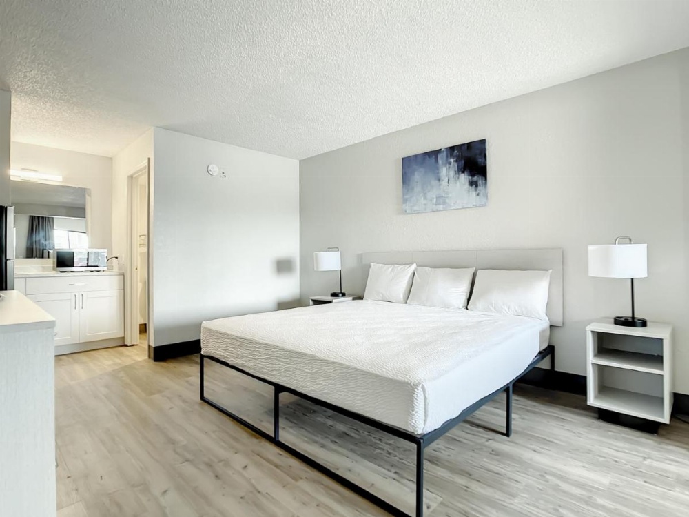 Deluxe King Room